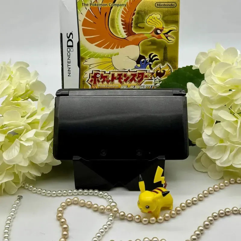 Nintendo 3DS in komplett Schwarz, Außenansicht